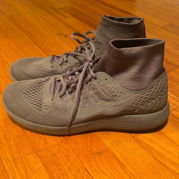 nike run easy soft and supportive lunarlon